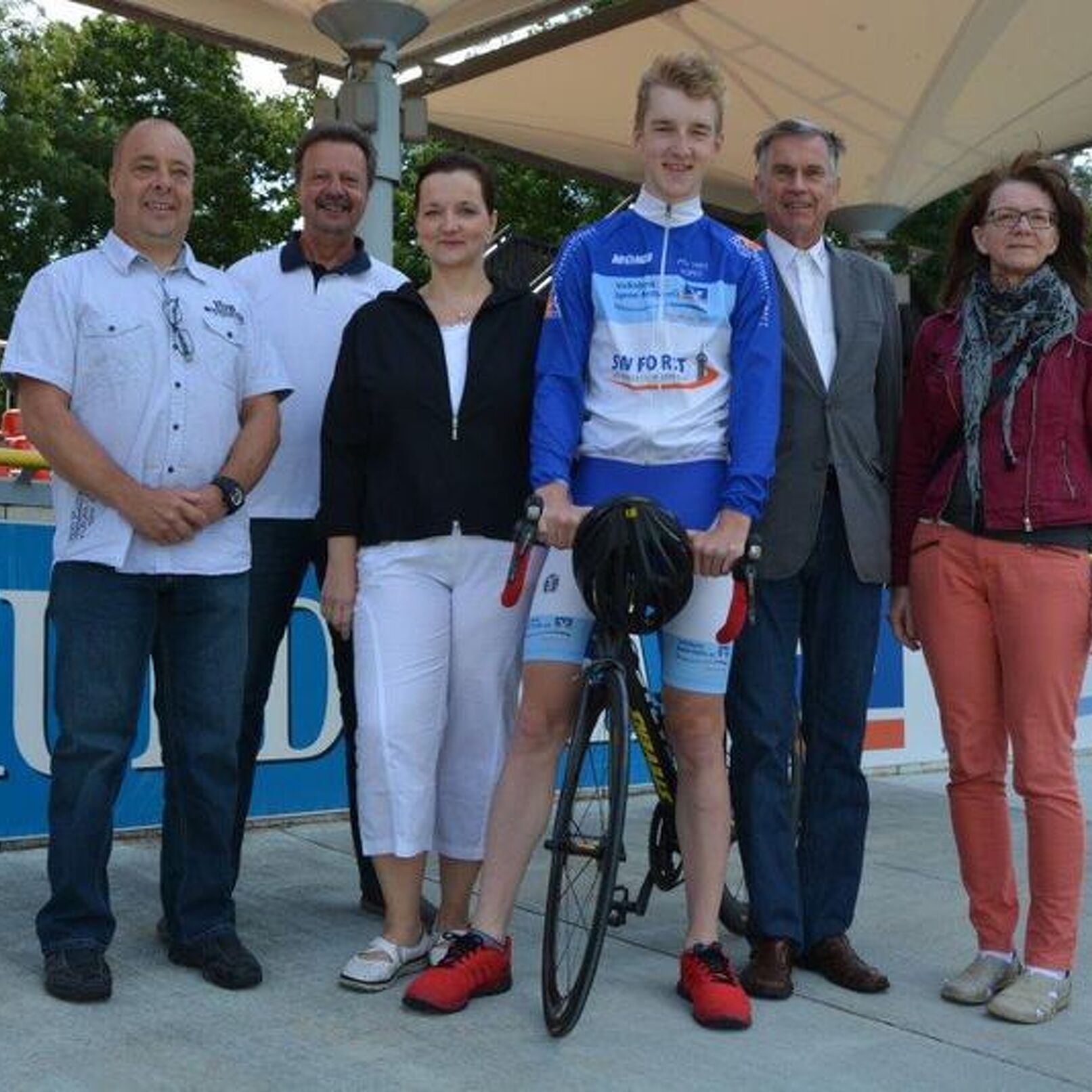 Andreas Beckmann, Andreas Lehmann, Simone Flicke, Bastian Flicke, Gerd Suschowk, Karin Menzel (v.li.) Foto: Hartmut Landes