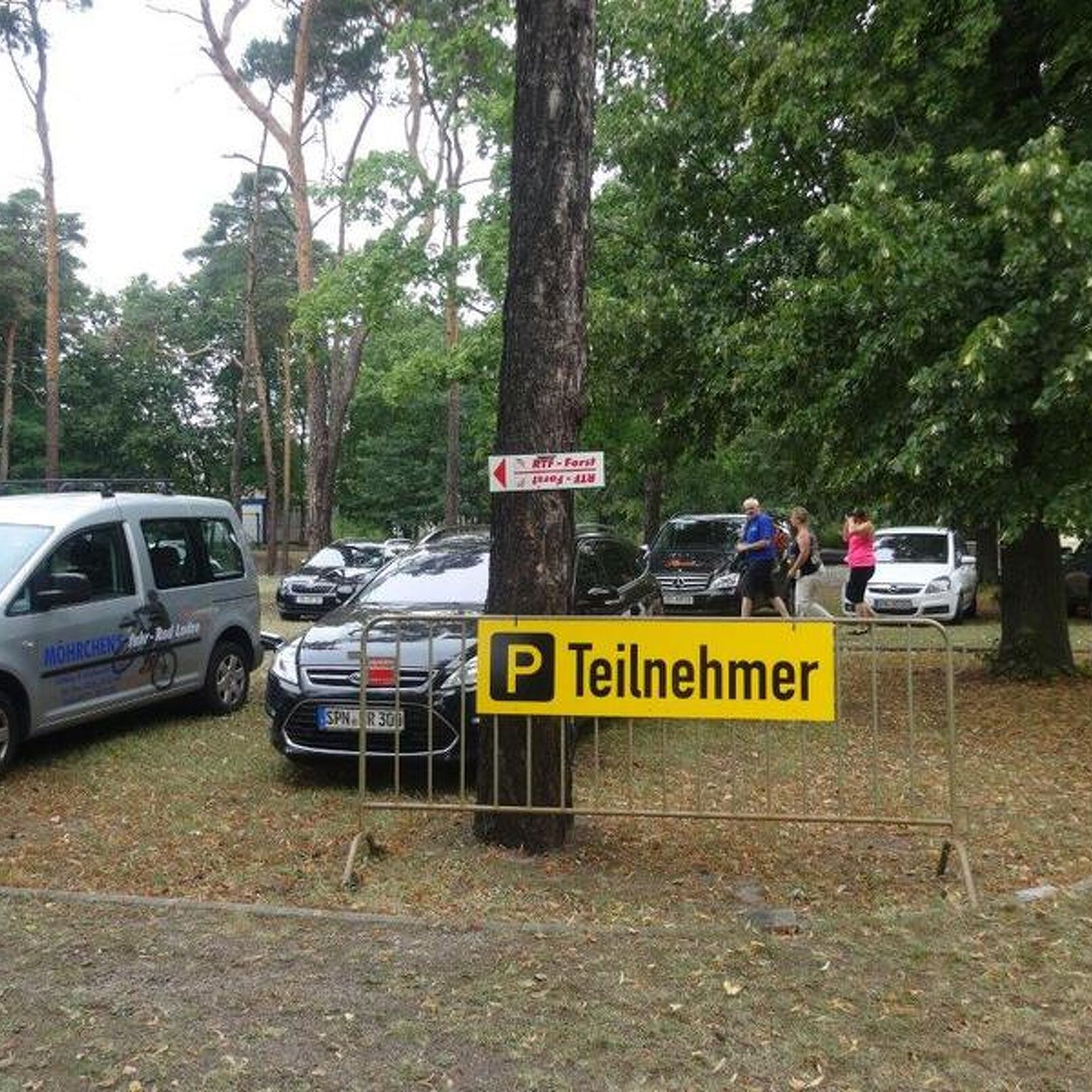 die Teilnehmerparkplätze