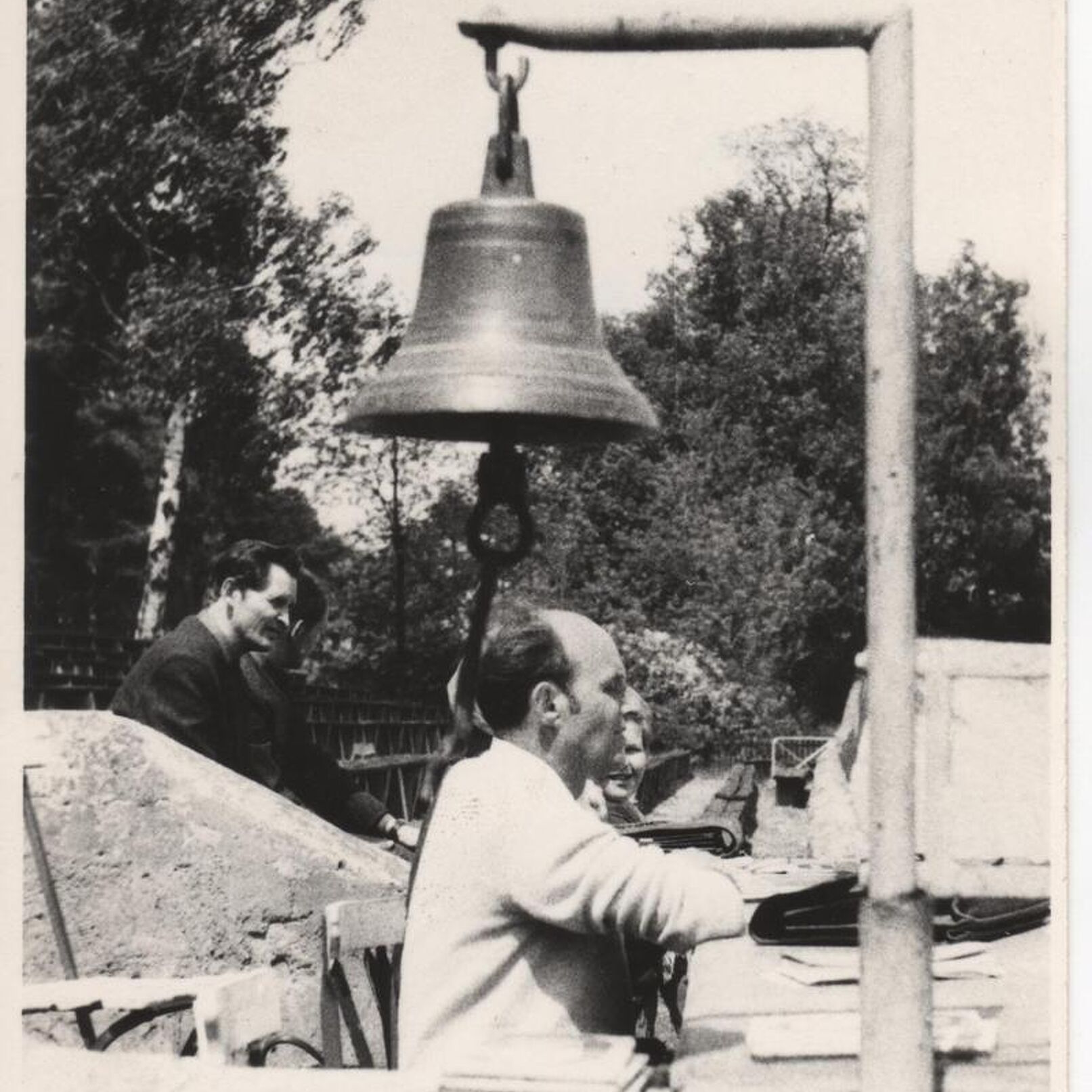 Margit Müller 
Mit dem Radsport in Forst (Lausitz) eng verbunden – Sprecher Hermann Rademacher (um 1960)
