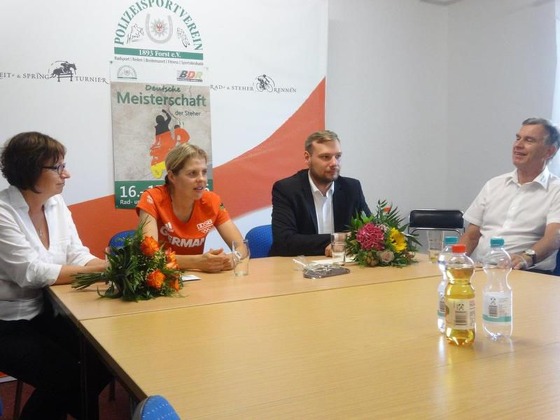 Pressetermin Rad-und Reitstadion von re: Beate Burtchen, Romy Kasper, Philipp Wesemann, Gerd Suschowk