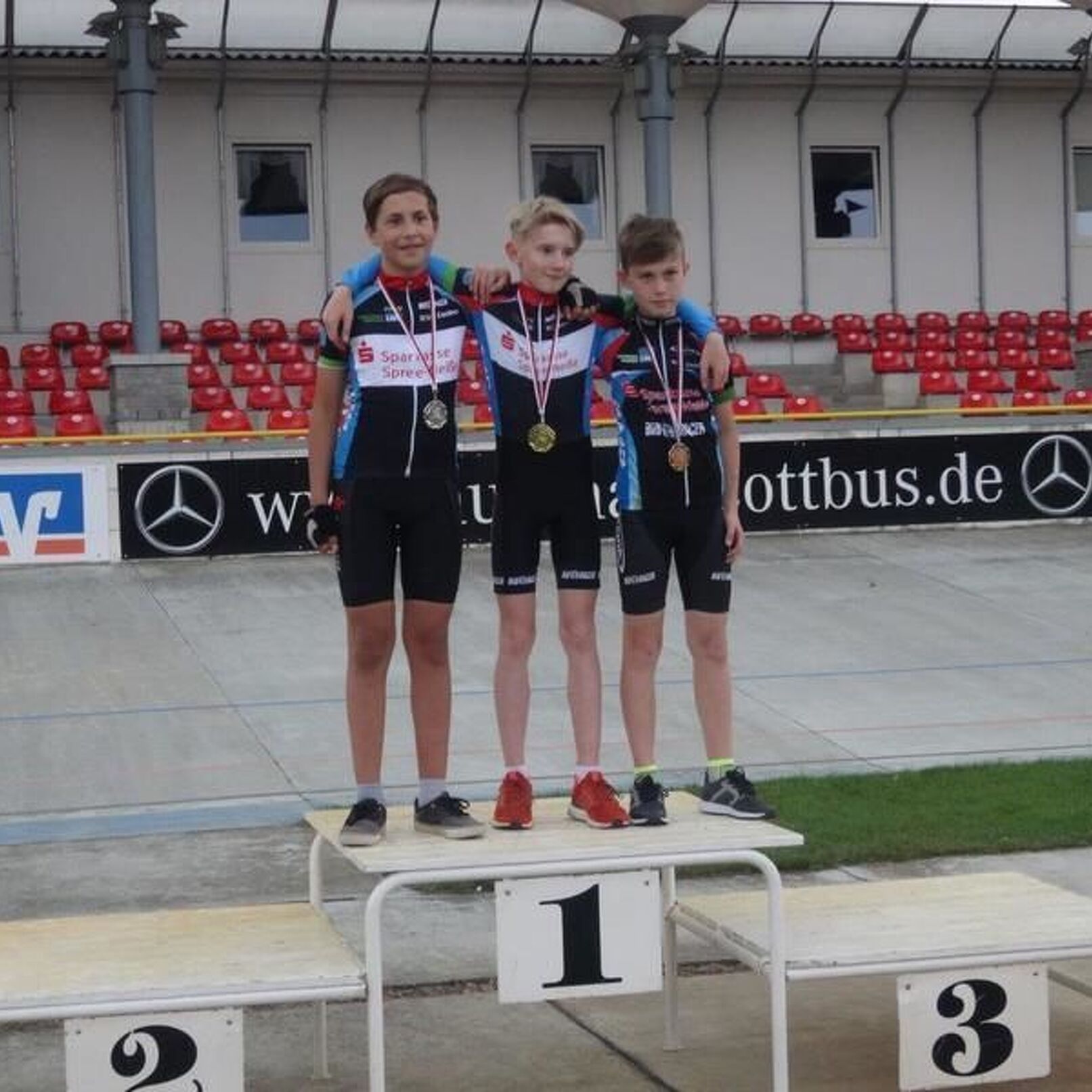 Siegerehrung Omnium Schüler U13
Janek Herrchen, Jonas Reibsch, Paul Adamczak alle RSC Cottbus, v.li.