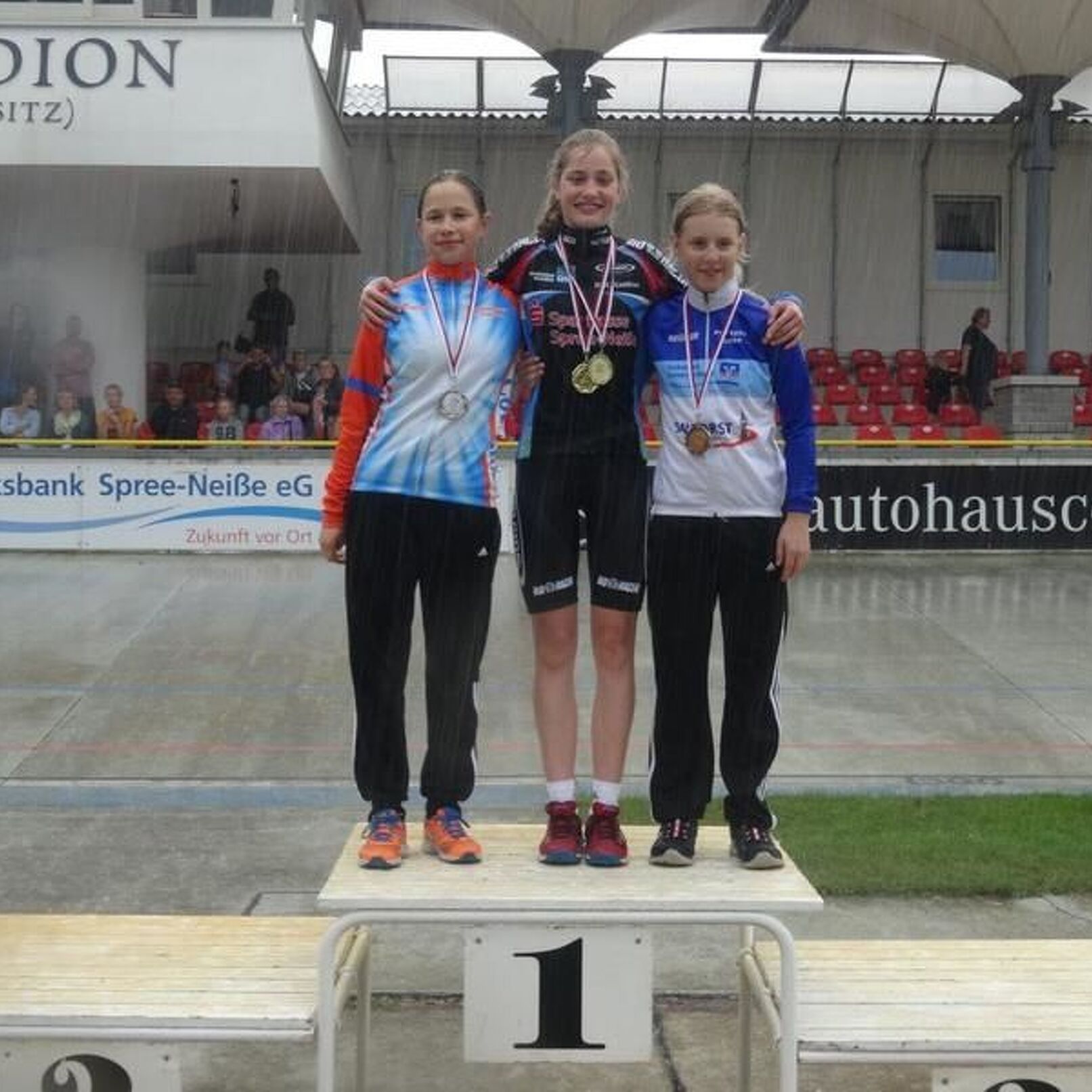 Siegerehrung Punktefahren U15 weiblich
Lisa Masnik RK Endspurt 09, Tilla Geisler RSC Cottbus, Alina Schlender PSV Forst, v.li.