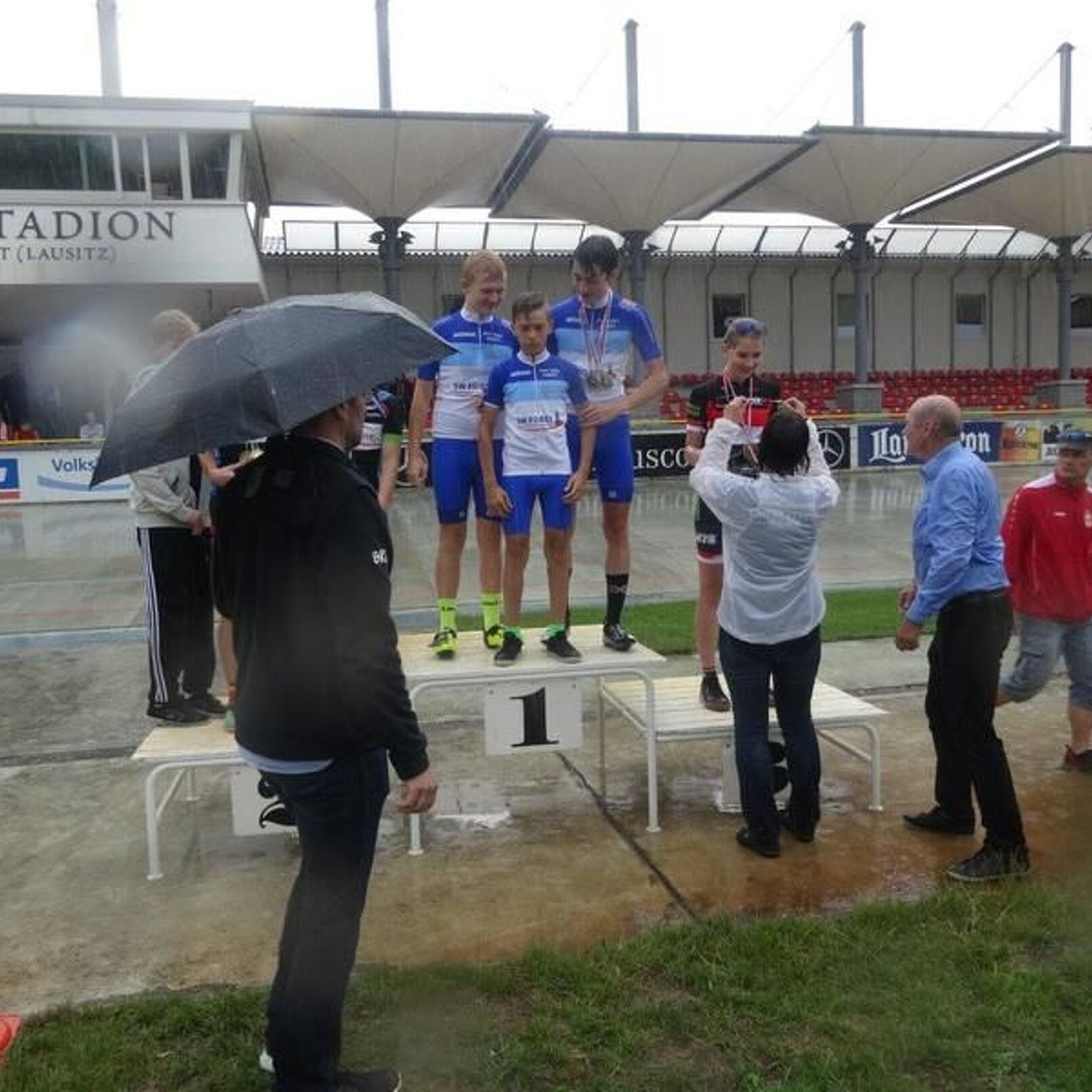 Siegerehrung Teamsprint U15
RSC Cottbus, PSV Forst, RSV Einheit Lübben, v.li.