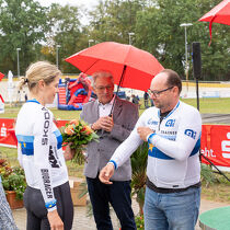 Dank von Romy Kasper an ihren Trainer Mario Vonhof, Foto: Torsten Lorenz