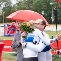 Dank von Romy Kasper an ihren Trainer Mario Vonhof, Foto: Torsten Lorenz