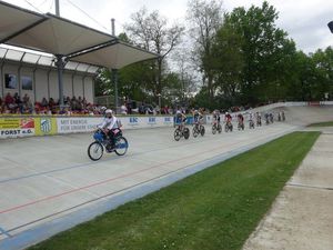 Keirin mit Pacemaker auf der Forster Bahn (Bild: 2/2)