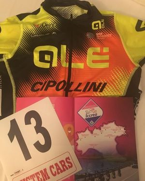 Das Giro-Trikot mit der Glückstartnummer? (Bild: 1/2)