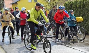 Die ersten Meter werden unter die Räder genommen. Foto: aha1