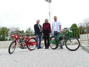 Jens Handreck (Verwaltungsvorstand Finanzen und Sicherheit) Karin Menzel (Präsidentin PSV 1893 Forst e.V.), Marcel Möbus (Sportlicher Leiter), Foto: Thoralf Haß