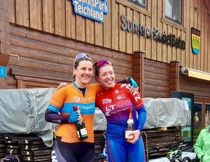 MTB-Rennen in Teichland, Sabine Dittmann (li.) (Bild: 1/8)